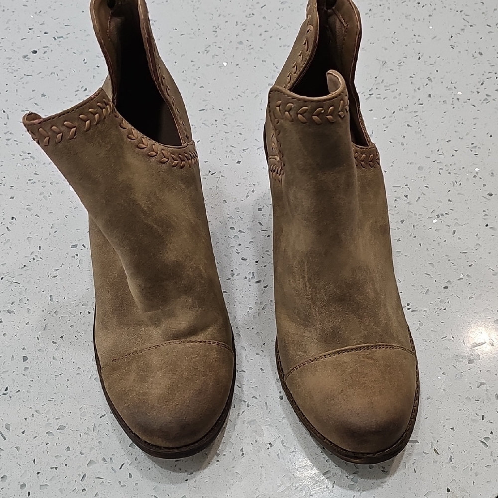 Roxy Tan Ankle Boots with Stitch Detail